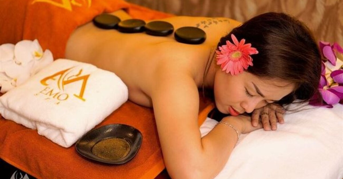 Dịch vụ massage thư giãn tại EMO Spa TP.HCM